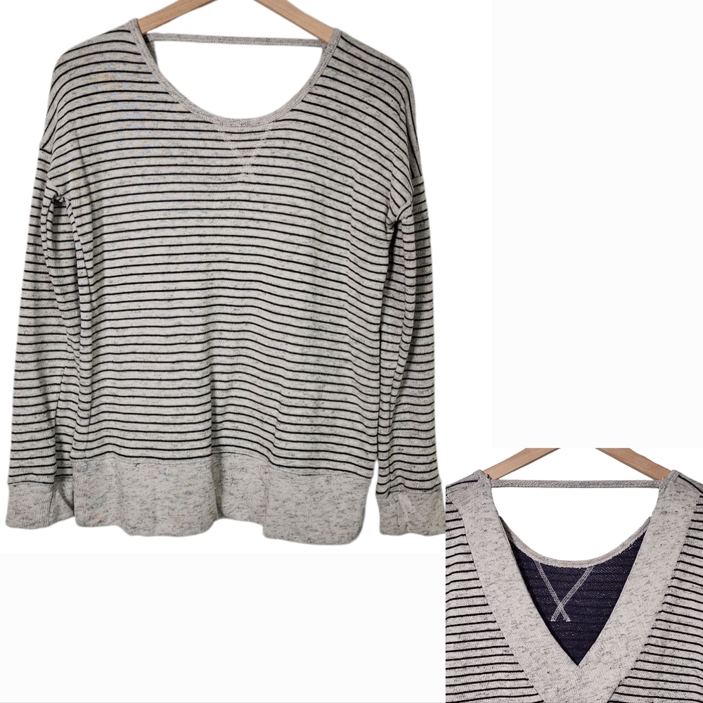 Maurices Womens XS Extra Small Stripe Cut Out V Drop Back Long Sleeve Sweatshirt